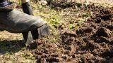Utensili adatti per dissodare il terreno