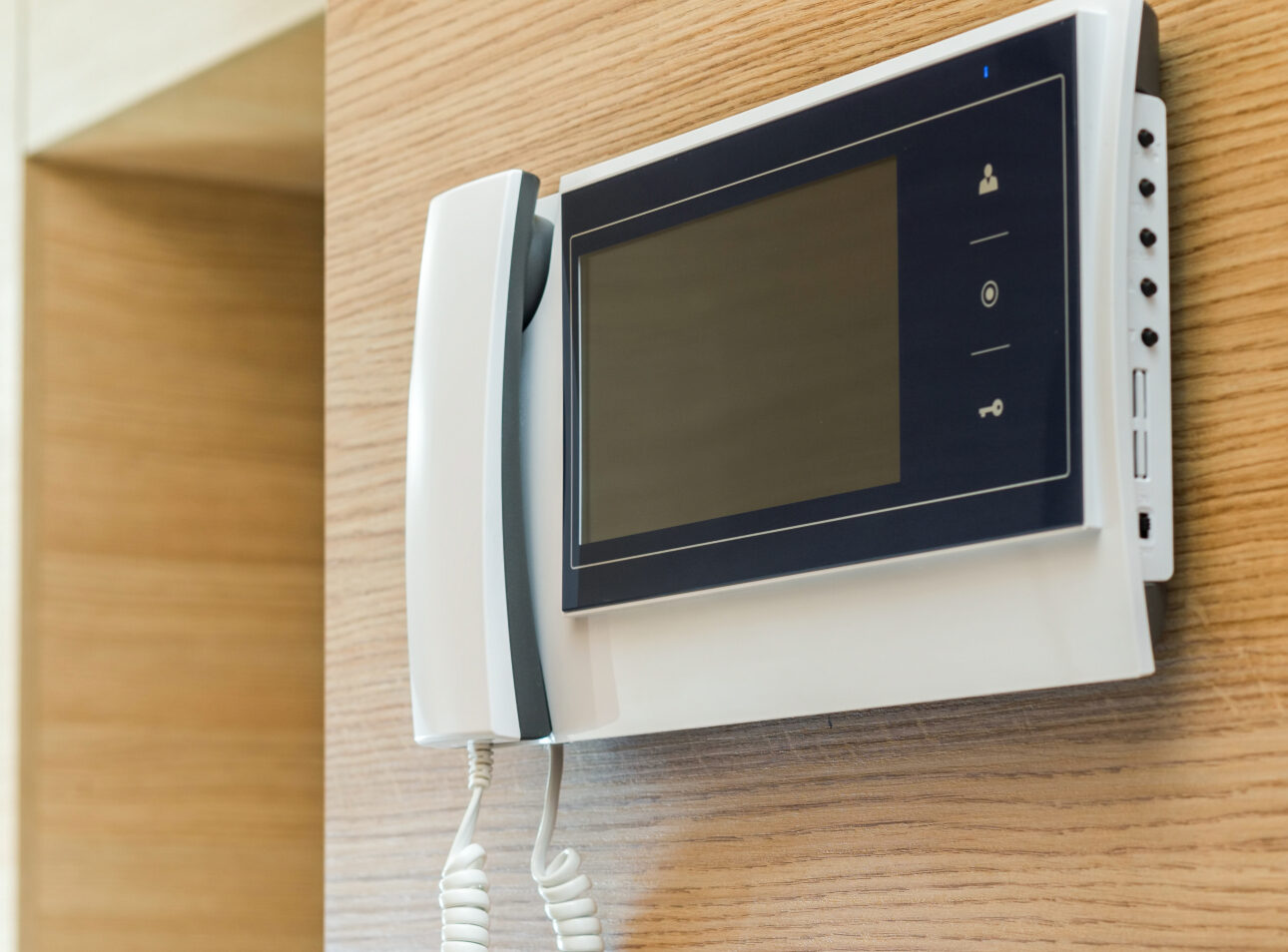 Sostituzione del citofono con videocitofono in condominio: si tratta di innovazione o manutenzione straordinaria?