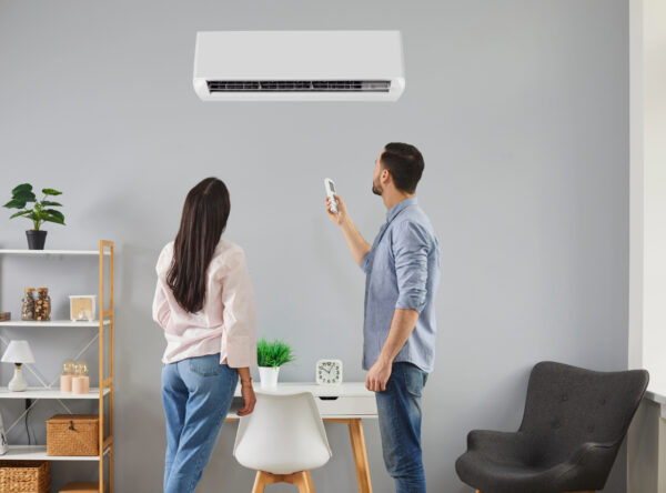 Come risparmiare sui consumi legati alla climatizzazione: ecco i 10 consigli dell’ENEA