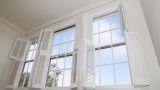 Finestre a bilico verticale: design, funzionalità e ventilazione