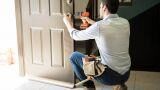 Cambiare la porta d’ingresso in condominio: regole, bonus e vincoli estetici