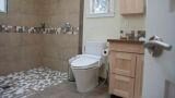 Bagno piccolo con doccia walk-in